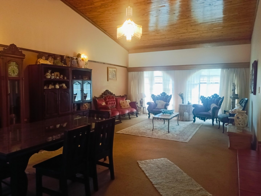 5 Bedroom Property for Sale in Wilkoppies North West